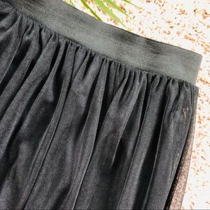 H&M Skirts - H&M Black Tulle Midi Skirt H&M Skirts - H&M Black Tulle Midi Skirt